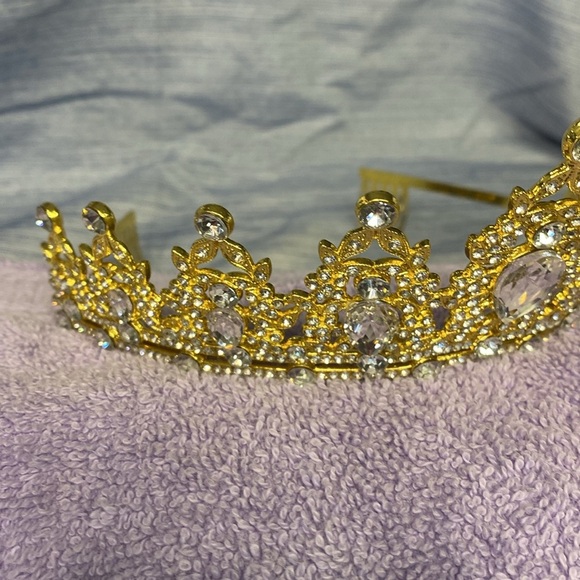 Elegant Metal Gold Tone Tiara with Crystal Accents - Picture 6 of 9